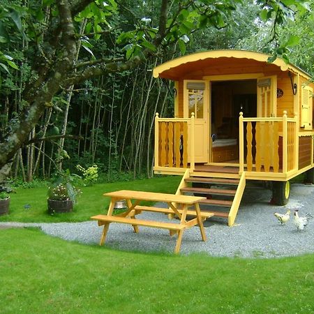 Hostal Les Roulottes De Saint-Sulpice Exterior foto