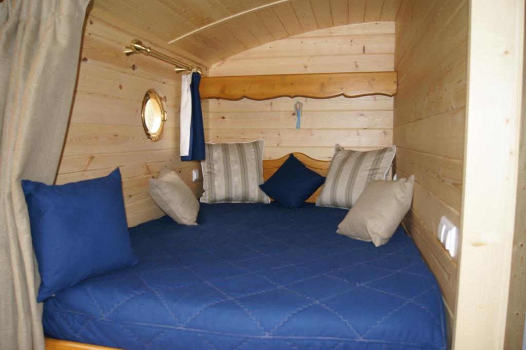 Hostal Les Roulottes De Saint-Sulpice Habitación foto