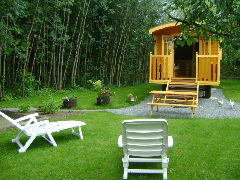 Hostal Les Roulottes De Saint-Sulpice Exterior foto